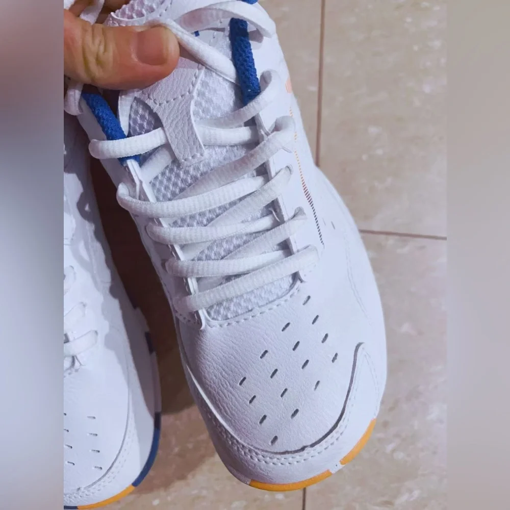 Genuine Kawasaki Badminton Shoes Sports Sneakers‎ for Women Tennis